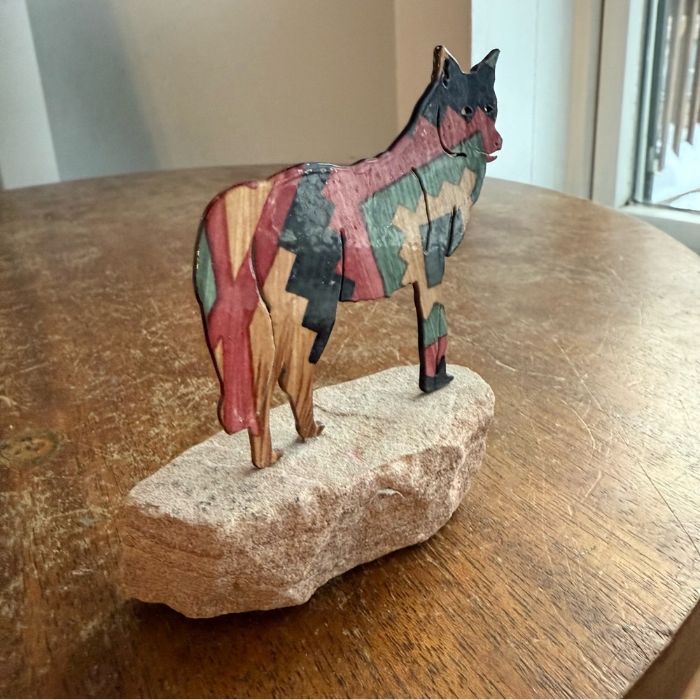Lazart Collection VTG Native American Petroglyph‎ Wolf Wildlife Dog Metal Rock - Picture 3 of 9